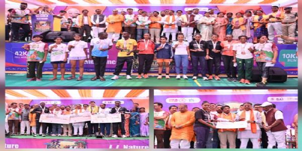 बस्तर हेरिटेज मैराथन में 9,800 से अधिक धावकों ने भाग लेकर कीर्तिमान स्थापित किया