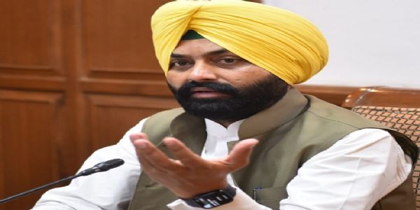 अमृतसर में रंधावा आत्महत्या प्रकरण पर रातभर हंगामा, पूर्वमंत्री भुल्लर, पिता, निजी सचिव के खिलाफ मामला दर्ज