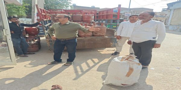 नारनौल में प्रशासन का दावा, एलपीजी की निर्बाध आपूर्ति जारी