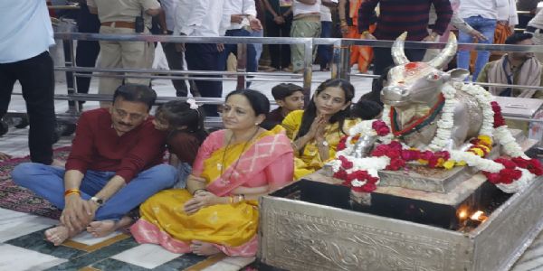 महाराष्ट्र के मंत्री गिरीश महाजन ने उज्जैन पहुंचकर किए महाकाल के दर्शन, सिंहस्थ के कार्यों को सराहा