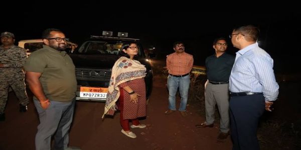 ग्वालियरः कलेक्टर ने शीतला माता मंदिर मेले की व्यवस्थाओं का लिया जायजा