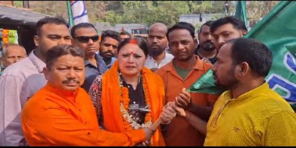 पूर्व पार्षद के बेटे समेत 50 लोग भाजपा में शामिल