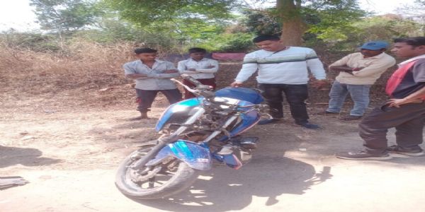 तेज रफ्तार ट्रैक्टर की टक्कर से युवक की मौत, बम्हनीडीह में सड़क हादसा