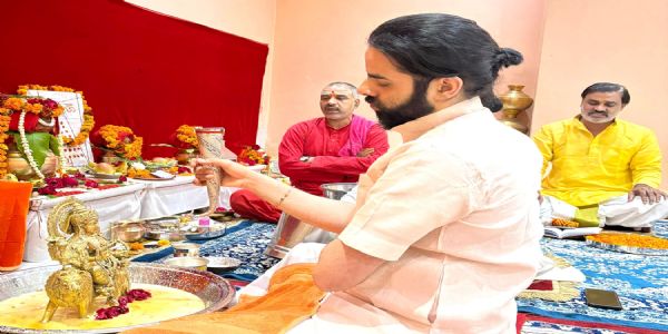 साधक को अमोघ फल प्रदान करती है मां भगवती की आराधना: महंत दास