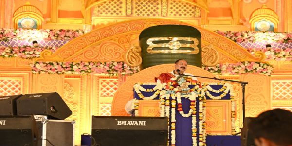 भोले बाबा को भक्त का केवल दिल और समर्पण चाहिएः पंडित प्रदीप मिश्रा