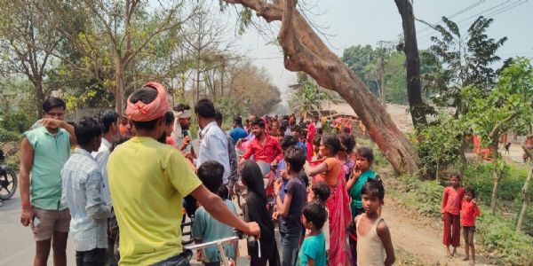 बिजली बिल वसूली करने गई टीम पर हमला, दो कर्मी और बाइक को बनाया बंधक