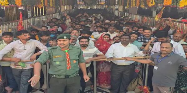 कैला देवी मेले में उमड़ा आस्था का सैलाब, लाखों श्रद्धालु कर रहे दर्शन