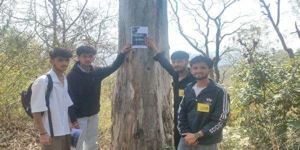 वन संरक्षण के लिए एबीवीपी नाहन का अभियान, पेड़ों पर लगाए जागरूकता पोस्टर