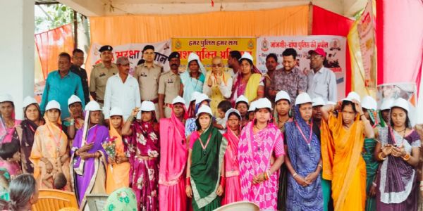 महिला सुरक्षा के लिए चारपारा में महिला कमांडो टीम गठित, जागरूकता कार्यक्रम आयोजित