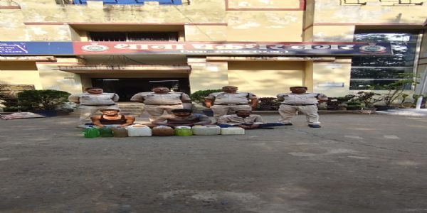 ऑपरेशन आघात के तहत बड़ी मात्रा में अवैध शराब के साथ 12 आरोपित गिरफ्तार