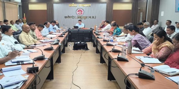 अनूपपुर: सभी ब्लॉकों में अनिवार्य रूप से कराएं पंप ऑपरेटरों की ट्रेनिंग-कलेक्टर