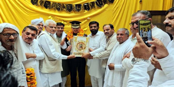हिसार : सतरोल खाप ने किया लेफ्टिनेंट आकाश दुहन का सम्मान
