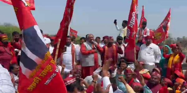 श्रृंगवेरपुर धाम में अवैध कब्जे के विरोध में डॉ. संजय निषाद धरने पर बैठे