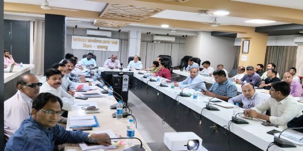राजगढ़ः समय-सीमा बैठक आयोजित, शिकायतों के निराकरण में लापरवाही पर सख्ती