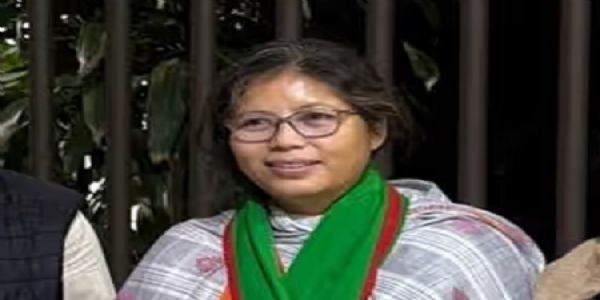 टिकट न मिलने से नाराज भाजपा नेता एवं असम की कैबिनेट मंत्री नंदिता गार्लोसा कांग्रेस में शामिल