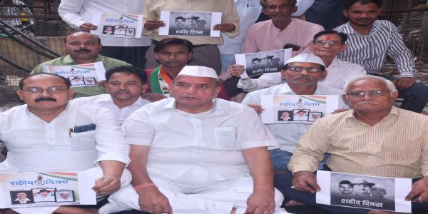 शहीदों का अपमान बर्दाश्त नहीं : पवन गुप्ता