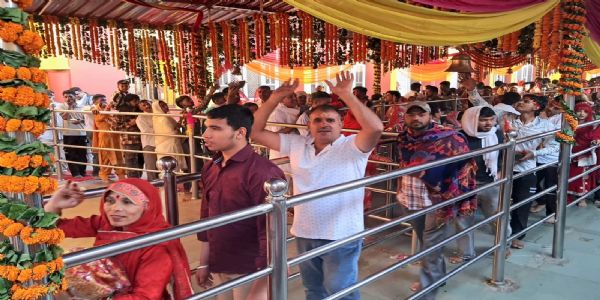 पांचवे नवरात्र पर मंदिर त्रिलोकपुर पहुंचे 40 हजार श्रद्धालु