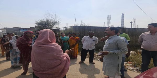 बालको क्षेत्र में नाली निर्माण की मांग, बस्तीवासियों ने जनप्रतिनिधि को बताई समस्याएं