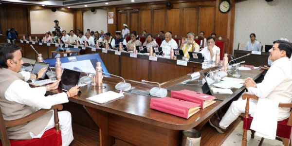 मप्र के 12 लाख कर्मचारी-पेंशनर्स को मिलेगा 58 फीसदी महंगाई भत्ता, निर्माण कार्यों के लिए 6,940 करोड़ रुपये स्वीकृत