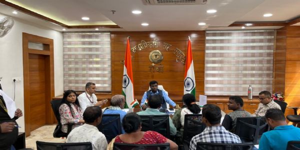 उपायुक्त के जनता दरबार में सबसे अधिक राजस्व से जुडी शिकायतें, कई कर्मियों को किया शो कॉज