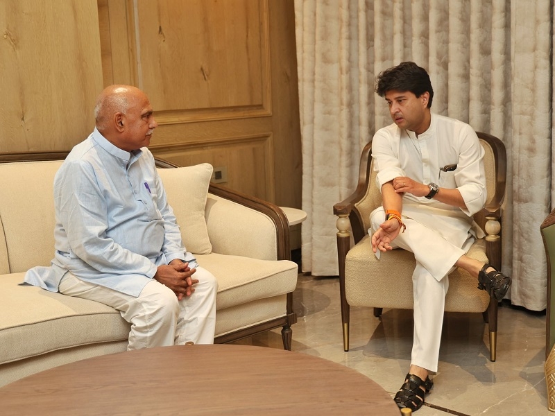 भाजपा प्रदेश अध्यक्ष खंडेलवार के निवास पहुंचकर व्यक्त की शोक संवेदना