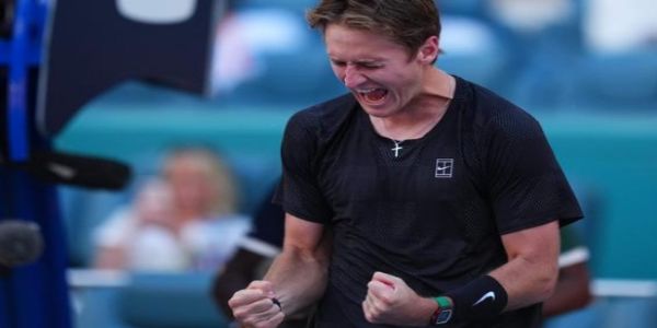 अमेरिका के सेबेस्टियन कोर्डा अमेरिका के सेबेस्टियन कोर्डा