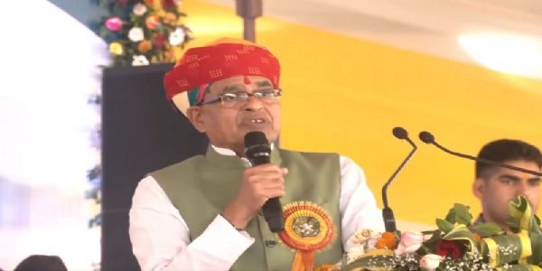 बुधनी में आयोजित राष्ट्रीय उन्नत कृषि यंत्रीकरण प्रदर्शनी को संबोधित करते हुए शिवराज सिंह