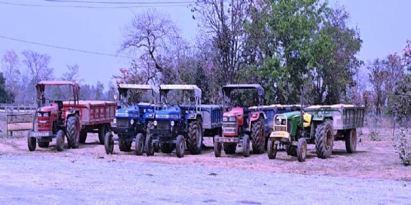 खनिजों के अवैध उत्खनन व परिवहन भण्डारण पर कार्रवाई, 12 ट्रैक्टर व 3 हाइवा जब्त