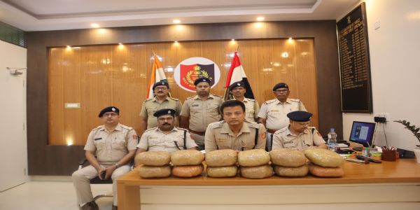 खड़गपुर स्टेशन पर 13 किलो गांजा बरामद, एक व्यक्ति गिरफ्तार