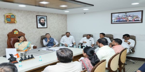 ठाणे मेयर व आयुक्त ने गैस सिलेंडर पूर्ति की समीक्षा की