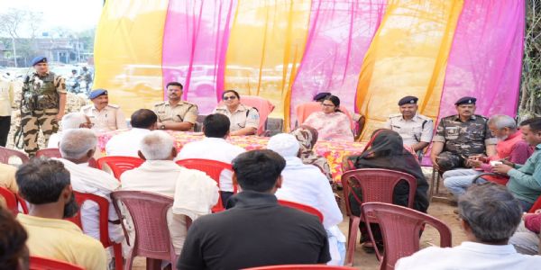 डीसी और एसपी ने रामनवमी पर की ग्रामीणों से अफवाह से बचने की अपील