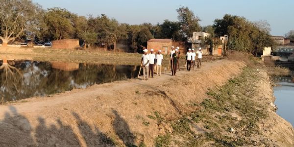 योजनाओं का लाभ अंतिम व्यक्ति तक पहुंचाना प्राथमिकता : जिलाधिकारी