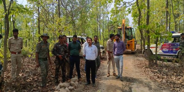 अवैध कोयला खदानों पर फिर चला प्रशासन का बुलडोजर, 05 अवैध कोल सुरंग ध्वस्त