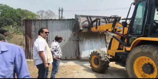 कोरबा निगम द्वारा अतिक्रमण हटाने की कार्रवाई जारी