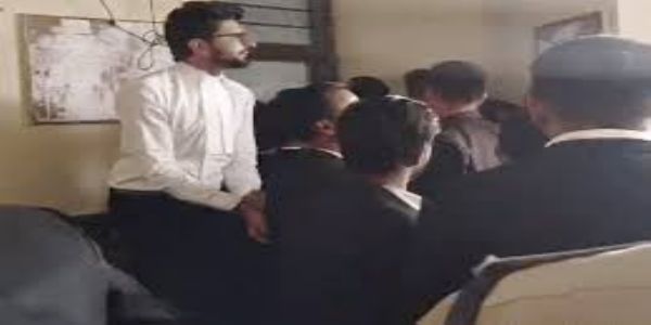 भोपाल जिला कोर्ट में मारपीट, पूर्व सांसद के बेटे पर साले का हमला, जज के सामने ही दी धमकी