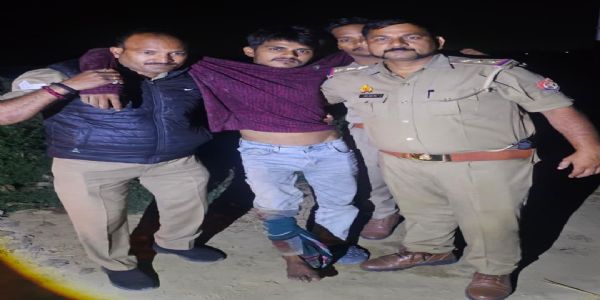 बलिया : पुलिस मुठभेड़ में तीन इनामी लुटेरे गिरफ्तार