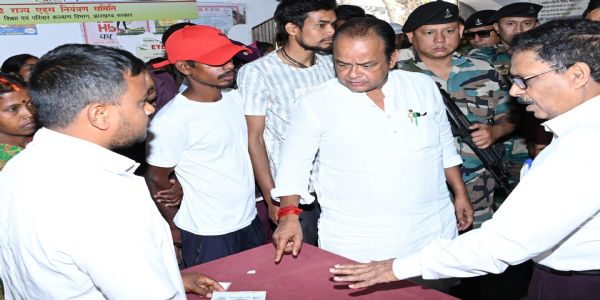 स्वास्थ्य मंत्री ने बिष्णुगढ़ सामुदायिक स्वास्थ्य केंद्र का किया औचक निरीक्षण