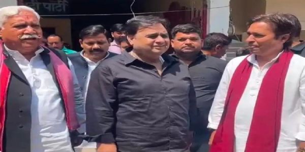 सपा का प्रतिनिधि मंडल बोला विजय सिंह के साथ अन्याय