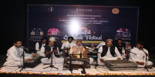 सोलफुल कव्वाली फेस्टिवल में गुलाबी फिजा में गूंजे सूफियाना कलाम