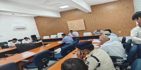 अनुसूचित जाति एवं अनुसूचित जनजाति अत्याचार निवारण अधिनियम की बैठक