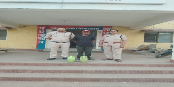 अकलतरा में 9 लीटर अवैध महुआ शराब के साथ युवक गिरफ्तार, पुलिस की त्वरित कार्रवाई