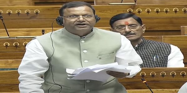 राज्यसभा में एक सवाल के लिखित जवाब देते पंकज चौधरी का फाइल फोटो