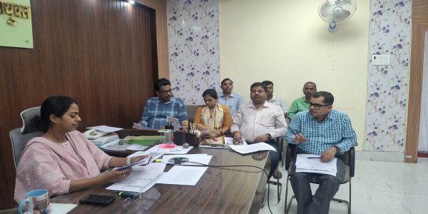 हर खेत तक सिंचाई योजना की समीक्षा, एक सप्ताह में सीमांकन और नक्शा तैयार करने का निर्देश