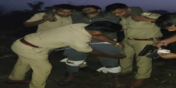 मुठभेड़ में 25 हजार का इनामी गौकश घायल