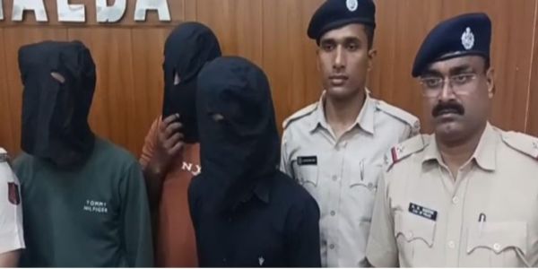 मालदा में तीन अवैध हथियार के साथ पांच गिरफ्तार