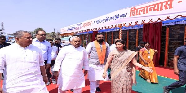 समृद्धि यात्रा: मुख्यमंत्री ने बक्सर में 592 करोड़ की विकास परियोजनाओं का किया उद्घाटन-शिलान्यास