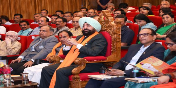 राज्यपाल ने श्री देव सुमन विवि के विकसित ‘प्रज्ञानम्’ एआई चैटबॉट का किया लोकार्पण
