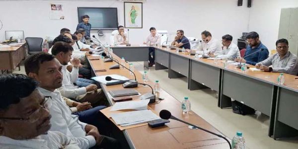 मेडिकल कॉलेज स्वशासी समिति प्रबंधकारिणी की बैठक में कमिश्नर ने दिए निर्देश