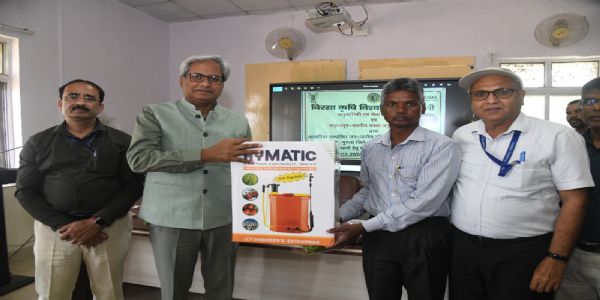 अल्बर्ट एक्का के गांव के 100 किसानों को बीएयू ने दिया प्रशिक्षण