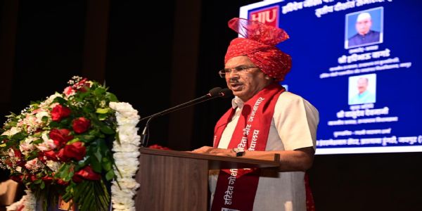 राजस्थान के विधानसभा अध्यक्ष देवनानी हरिदेव जोशी पत्रकारिता विवि, जयपुर का तृतीय दीक्षांत समारोह को संबोधित करते हुए राजस्थान के विधानसभा अध्यक्ष देवनानी हरिदेव जोशी पत्रकारिता विवि, जयपुर का तृतीय दीक्षांत समारोह को संबोधित करते हुए